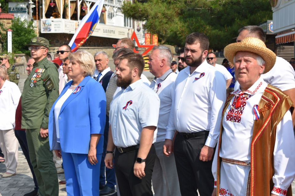 Галина Огнёва: Гордо реет триколор – символ нашей сильной России! Галина Огнёва: Гордо реет триколор – символ нашей сильной России!