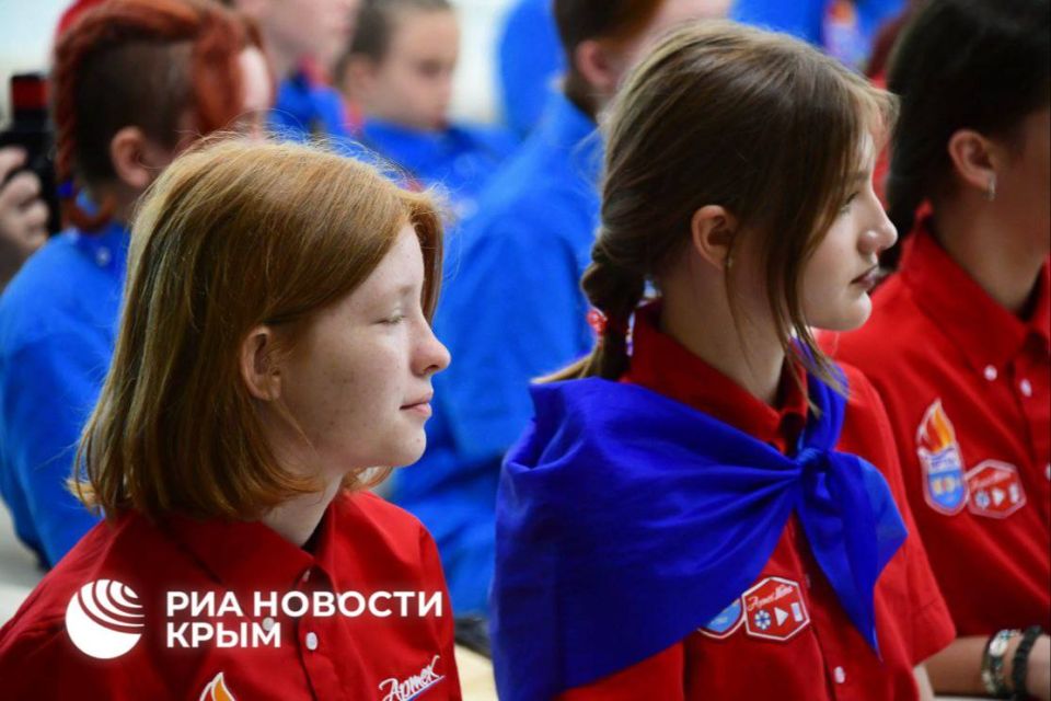 Популярная телеведущая Ольга Андреева поделилась с артековцами-медийщиками опытом работы Популярная телеведущая Ольга Андреева поделилась с артековцами-медийщиками опытом работы