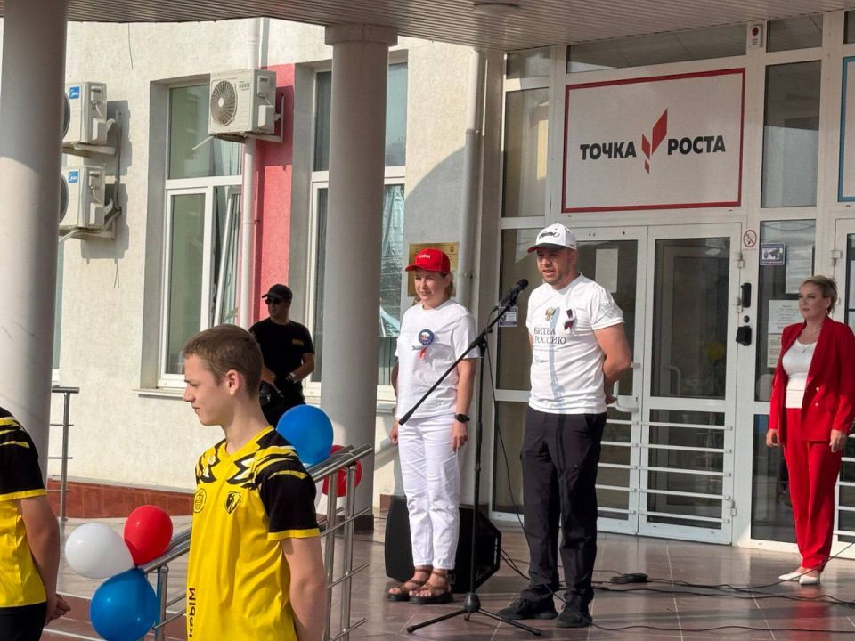 Кирилл Чебышев: Принял участие в праздничной зарядке, которая прошла на базе школы №4 им. Героя Советского Союза В.Л. Савельева. Это мероприятие объединило депутатов Судакского городского совета, сотрудников администрации... Кирилл Чебышев: Принял участие в праздничной зарядке, которая прошла на базе школы №4 им. Героя Советского Союза В.Л. Савельева. Это мероприятие объединило депутатов Судакского городского совета, сотрудников администрации...
