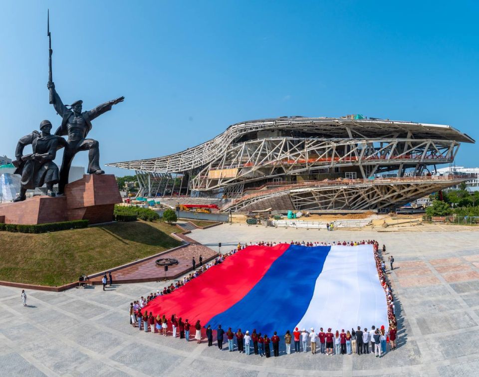 "Гордиться своей историей у нас в крови": Севастополь празднует День России "Гордиться своей историей у нас в крови": Севастополь празднует День России