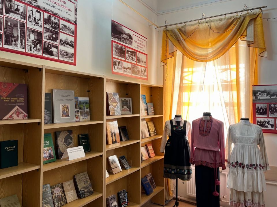 Торжественная презентация выставки «Народы Крыма», приуроченная ко Дню России Торжественная презентация выставки «Народы Крыма», приуроченная ко Дню России