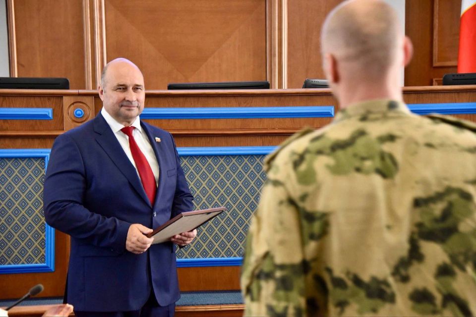 Владимир Немцев: В преддверии Дня России и Дня города в Законодательном Собрании прошло торжественное мероприятие Владимир Немцев: В преддверии Дня России и Дня города в Законодательном Собрании прошло торжественное мероприятие