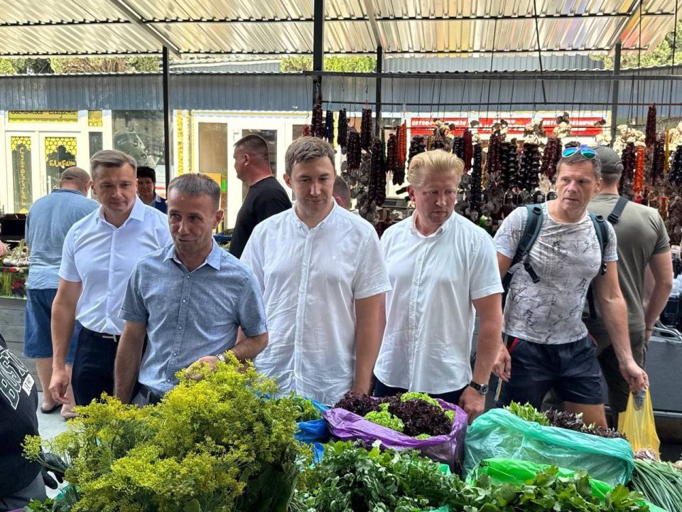 Янина Павленко: Наш продовольственный рынок полноценно заработал на временной площадке в районе автовокзала, где оборудованно 428 торговых мест Янина Павленко: Наш продовольственный рынок полноценно заработал на временной площадке в районе автовокзала, где оборудованно 428 торговых мест