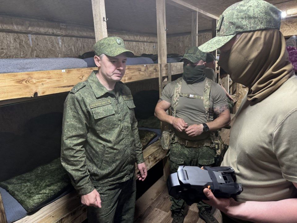 Офицеры СК России из Крыма продолжают оказывать помощь военнослужащим на передовой __ Офицеры СК России из Крыма продолжают оказывать помощь военнослужащим на передовой __