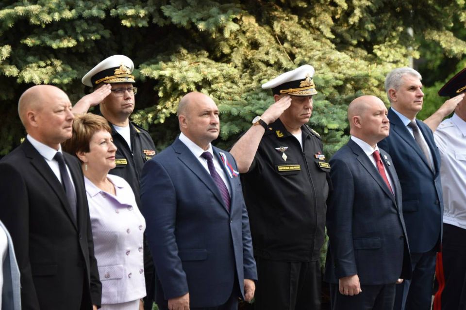 Екатерина Алтабаева: Для меня большая честь принять участие в торжественном мероприятии, посвященном увековечиванию имени Владимира Владимировича Путина на мемориальной стене Почетных граждан Севастополя Екатерина Алтабаева: Для меня большая честь принять участие в торжественном мероприятии, посвященном увековечиванию имени Владимира Владимировича Путина на мемориальной стене Почетных граждан Севастополя