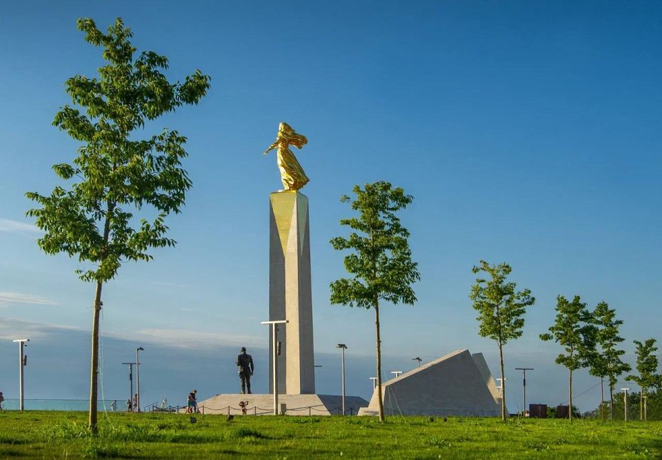 Екатерина Алтабаева: Дорогие севастопольцы! Сегодня нашему любимому городу исполняется 242 года Екатерина Алтабаева: Дорогие севастопольцы! Сегодня нашему любимому городу исполняется 242 года