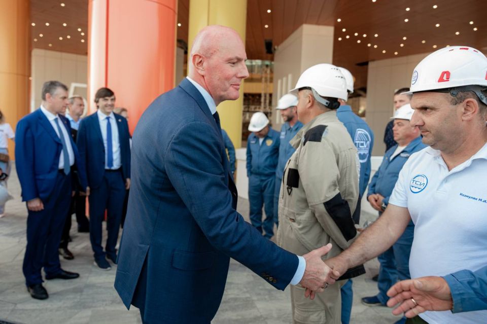В составе делегации Первого заместителя Руководителя Администрации Президента Сергея Кириенко и вице-премьера Дмитрия Чернышенко первый замминистра Александр Ломакин посетил объекты детского лагеря «Солнечный» В составе делегации Первого заместителя Руководителя Администрации Президента Сергея Кириенко и вице-премьера Дмитрия Чернышенко первый замминистра Александр Ломакин посетил объекты детского лагеря «Солнечный»