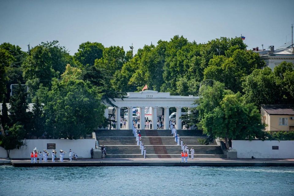 Екатерина Алтабаева: Дорогие севастопольцы! Сегодня нашему любимому городу исполняется 242 года Екатерина Алтабаева: Дорогие севастопольцы! Сегодня нашему любимому городу исполняется 242 года