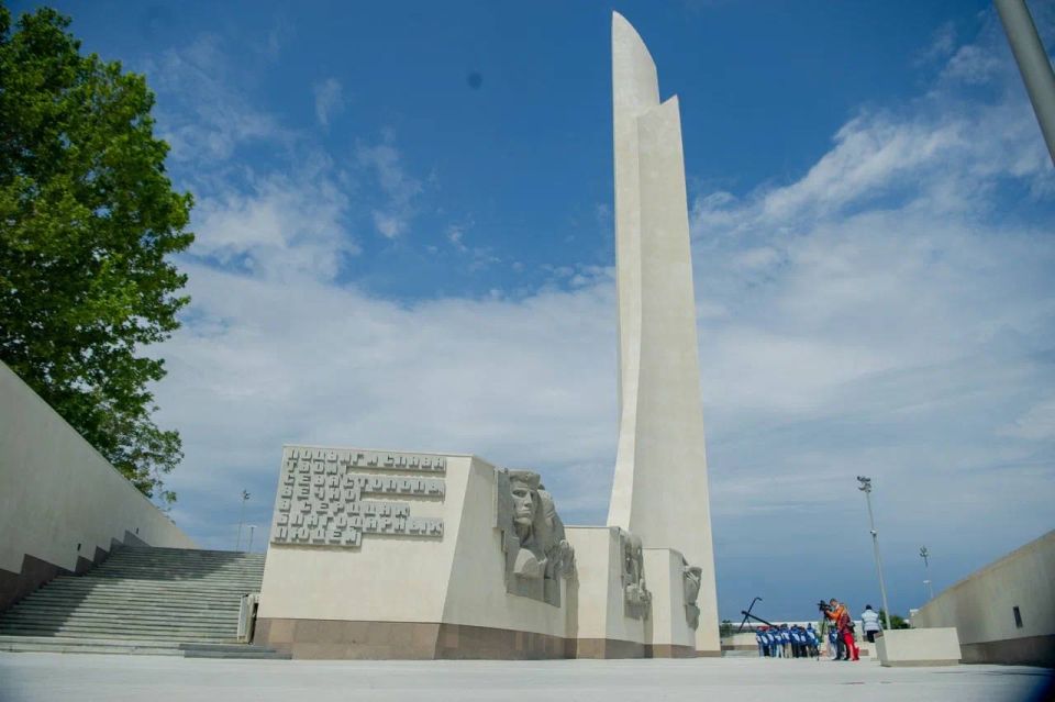 Екатерина Алтабаева: Дорогие севастопольцы! Сегодня нашему любимому городу исполняется 242 года Екатерина Алтабаева: Дорогие севастопольцы! Сегодня нашему любимому городу исполняется 242 года