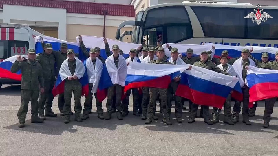 Еще одну группу российских военнослужащих вывезли с территории Украины - Минобороны РФ