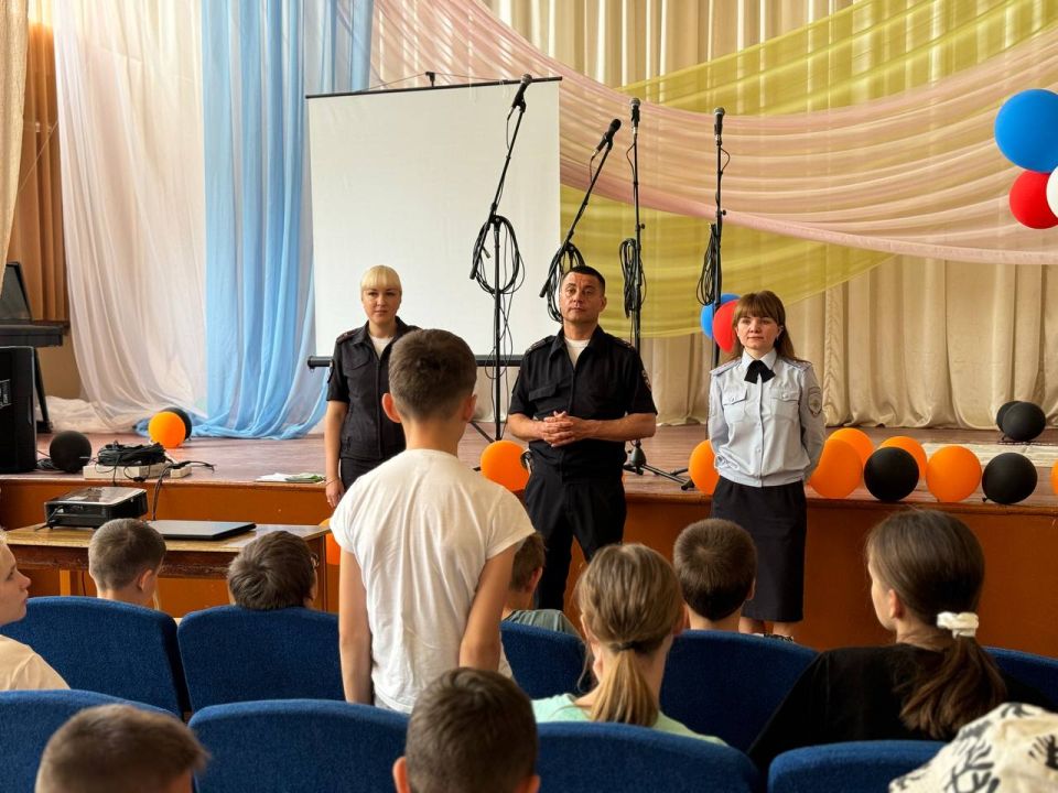 Сотрудники Джанкойской полиции посетили образовательные учреждения города Сотрудники Джанкойской полиции посетили образовательные учреждения города