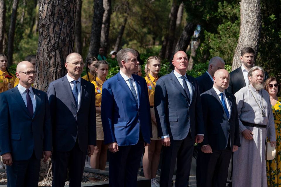 В составе делегации Первого заместителя Руководителя Администрации Президента Сергея Кириенко и вице-премьера Дмитрия Чернышенко первый замминистра Александр Ломакин посетил объекты детского лагеря «Солнечный» В составе делегации Первого заместителя Руководителя Администрации Президента Сергея Кириенко и вице-премьера Дмитрия Чернышенко первый замминистра Александр Ломакин посетил объекты детского лагеря «Солнечный»