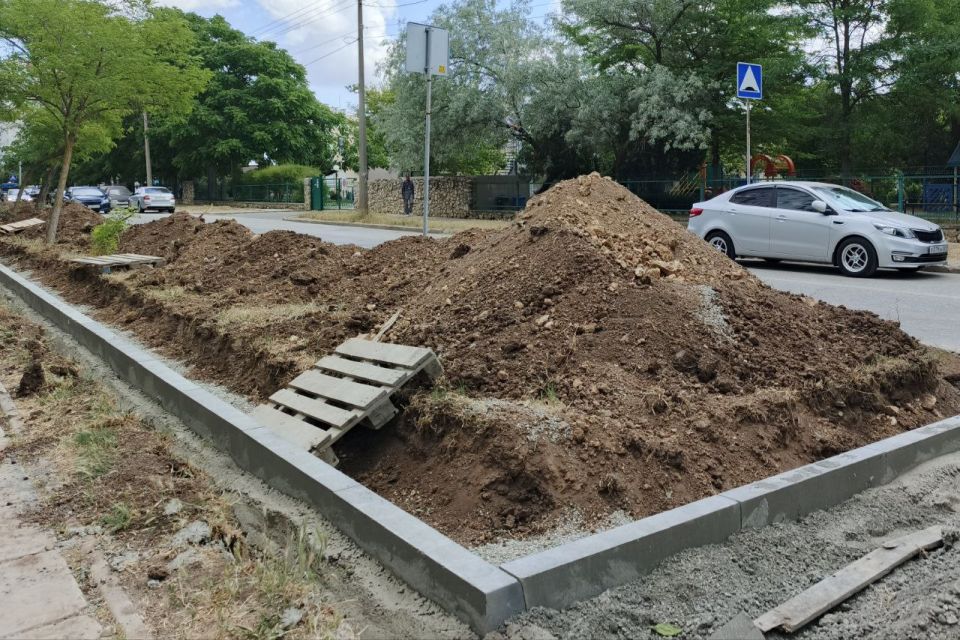 Александр Юрьев: Приступили к обустройству парковочной зоны на ул. Полтавской Александр Юрьев: Приступили к обустройству парковочной зоны на ул. Полтавской