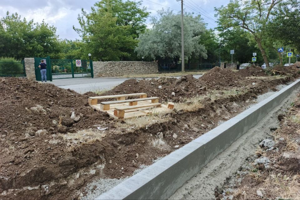 Александр Юрьев: Приступили к обустройству парковочной зоны на ул. Полтавской Александр Юрьев: Приступили к обустройству парковочной зоны на ул. Полтавской