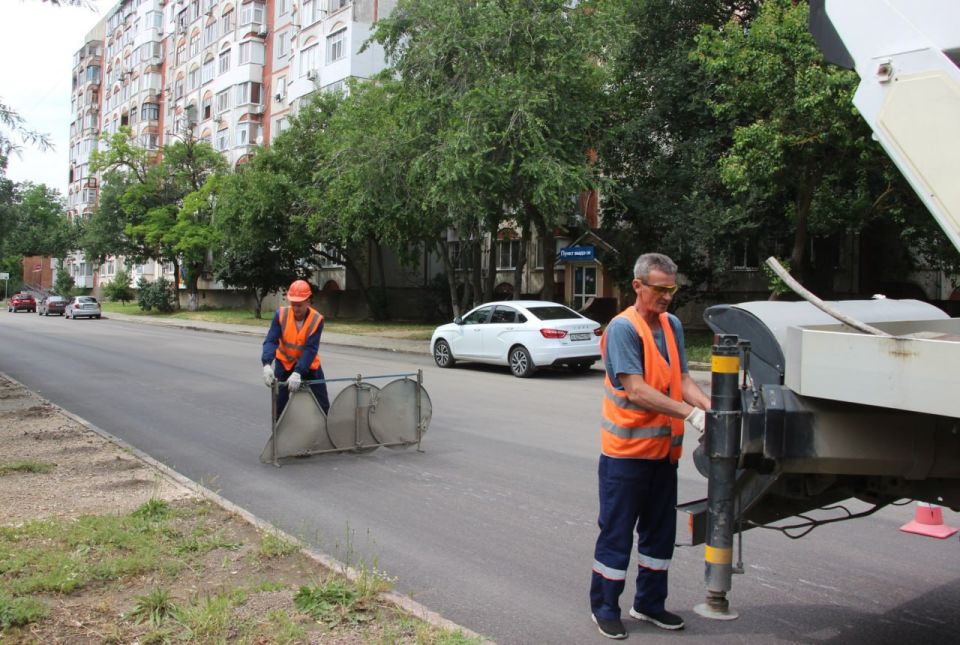 Сотрудники предприятия "Горсвет-Керчь" продолжают проведение плановых профилактических работ Сотрудники предприятия "Горсвет-Керчь" продолжают проведение плановых профилактических работ