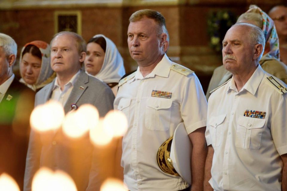 В Севастополе открылась памятная выставка «Герои и подвиги» В Севастополе открылась памятная выставка «Герои и подвиги»