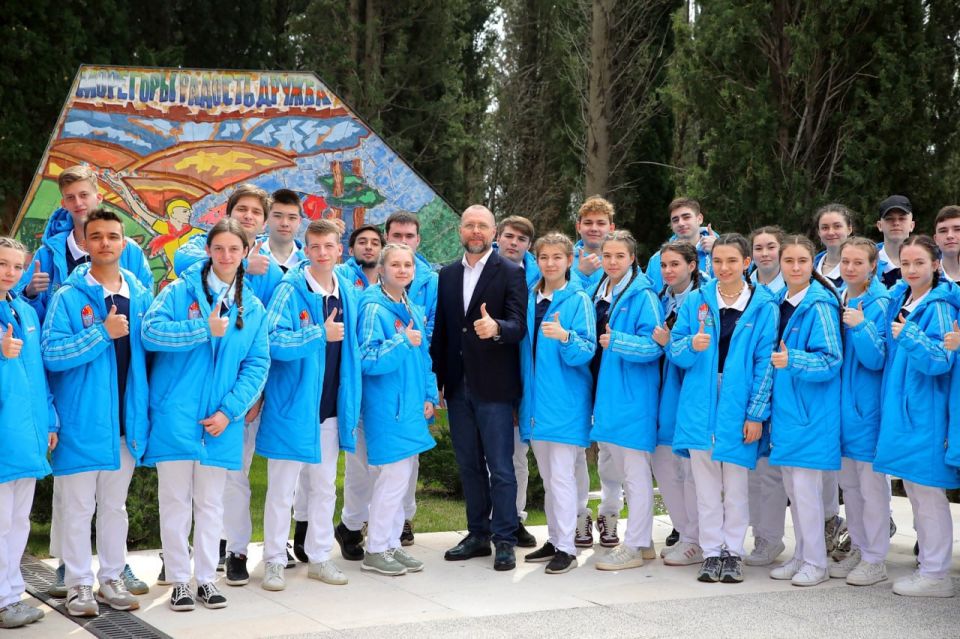 #Артек100. Сегодня — 16 июня 2025 года — Международный детский центр «Артек» отмечает 100 лет со дня основания! Открытый в 1925 году на берегу Чёрного моря как санаторий для детей, страдающих туберкулезом, «Артек» со... #Артек100. Сегодня — 16 июня 2025 года — Международный детский центр «Артек» отмечает 100 лет со дня основания! Открытый в 1925 году на берегу Чёрного моря как санаторий для детей, страдающих туберкулезом, «Артек» со...