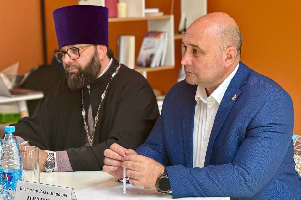 Владимир Немцев: Принял участие в заседании оргкомитета II этапа Всероссийского конкурса «За нравственный подвиг учителя» по городу Севастополю, а также регионального этапа Международных Рождественских образовательных чтений... Владимир Немцев: Принял участие в заседании оргкомитета II этапа Всероссийского конкурса «За нравственный подвиг учителя» по городу Севастополю, а также регионального этапа Международных Рождественских образовательных чтений...