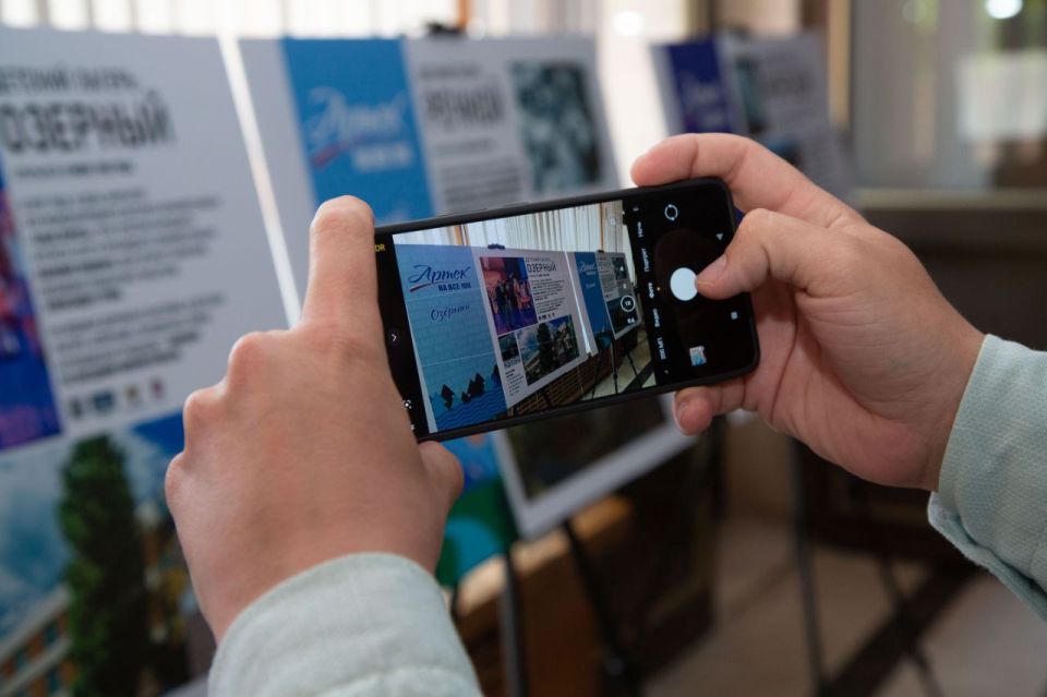 В Государственном Совете Крыма открылась тематическая фотовыставка В честь 100-летия МДЦ «Артек» В Государственном Совете Крыма открылась тематическая фотовыставка В честь 100-летия МДЦ «Артек»