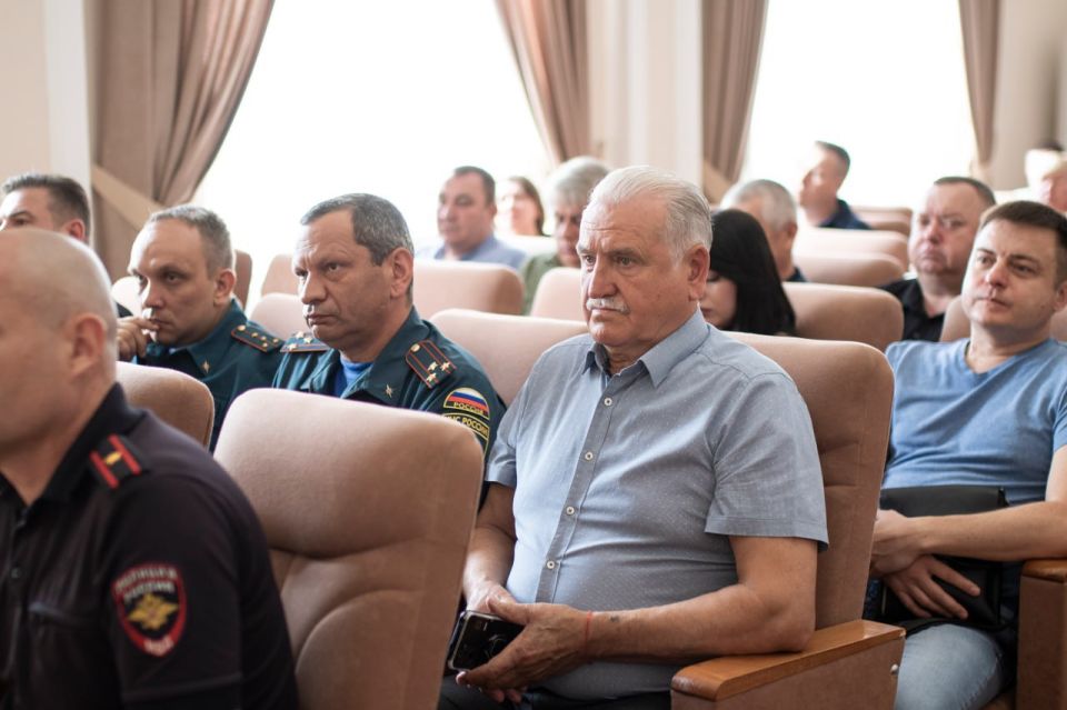 В Симферополе состоялось оперативно-хозяйственное совещание, на котором руководители структурных подразделений отчитались о проделанной работе В Симферополе состоялось оперативно-хозяйственное совещание, на котором руководители структурных подразделений отчитались о проделанной работе