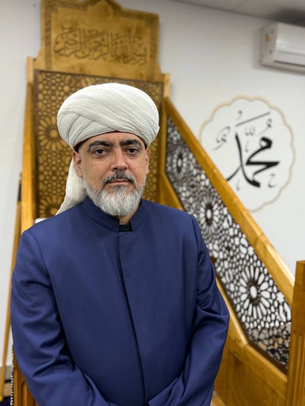 Ждем вас в эфире в 16.30!. Руководитель Центрального муфтията Анар Рамазанов в программе политолога и публициста Радика Амирова "Крымский орнамент" рассказал: о многонациональной и поликонфессиональной дружбе народов России...