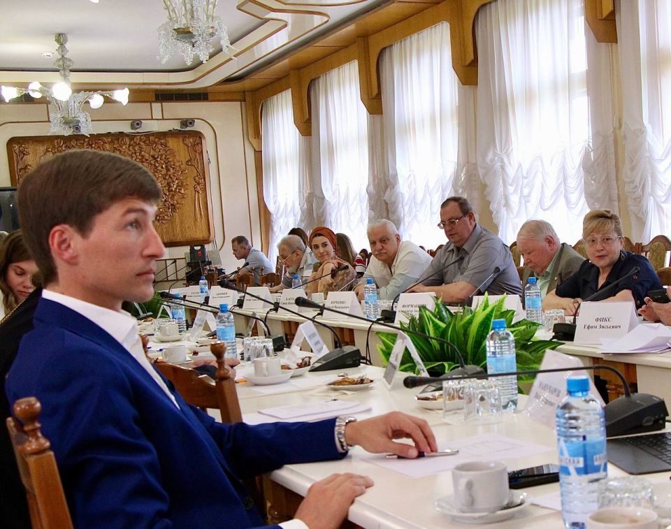Иван Манучаров: Конкурс на новый гимн Крыма завершён Иван Манучаров: Конкурс на новый гимн Крыма завершён