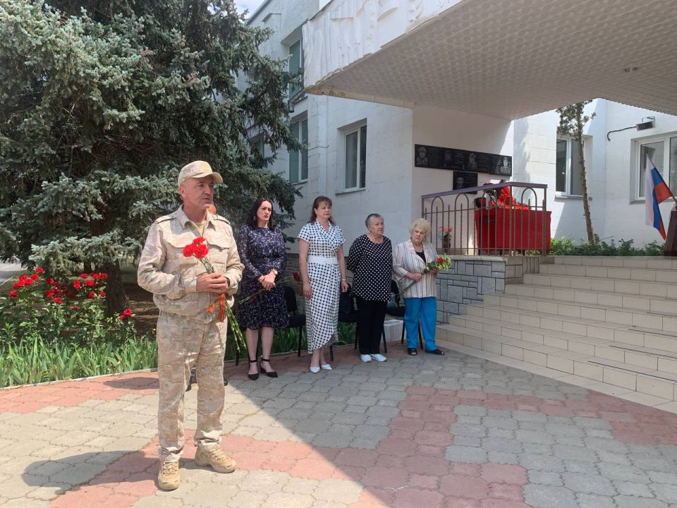 Василий Грабован: Сегодня в Янтарненской школе им. В. Кубракова открыли мемориальную доску в память о Вячеславе Ступаке, выпускнике этой школы, отдавшем свою жизнь в зоне СВО Василий Грабован: Сегодня в Янтарненской школе им. В. Кубракова открыли мемориальную доску в память о Вячеславе Ступаке, выпускнике этой школы, отдавшем свою жизнь в зоне СВО