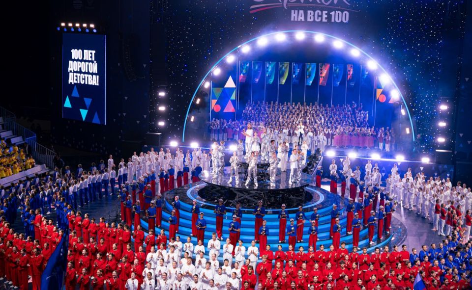 «100 лет дорогой детства» следует «Артек» уже целый век «100 лет дорогой детства» следует «Артек» уже целый век