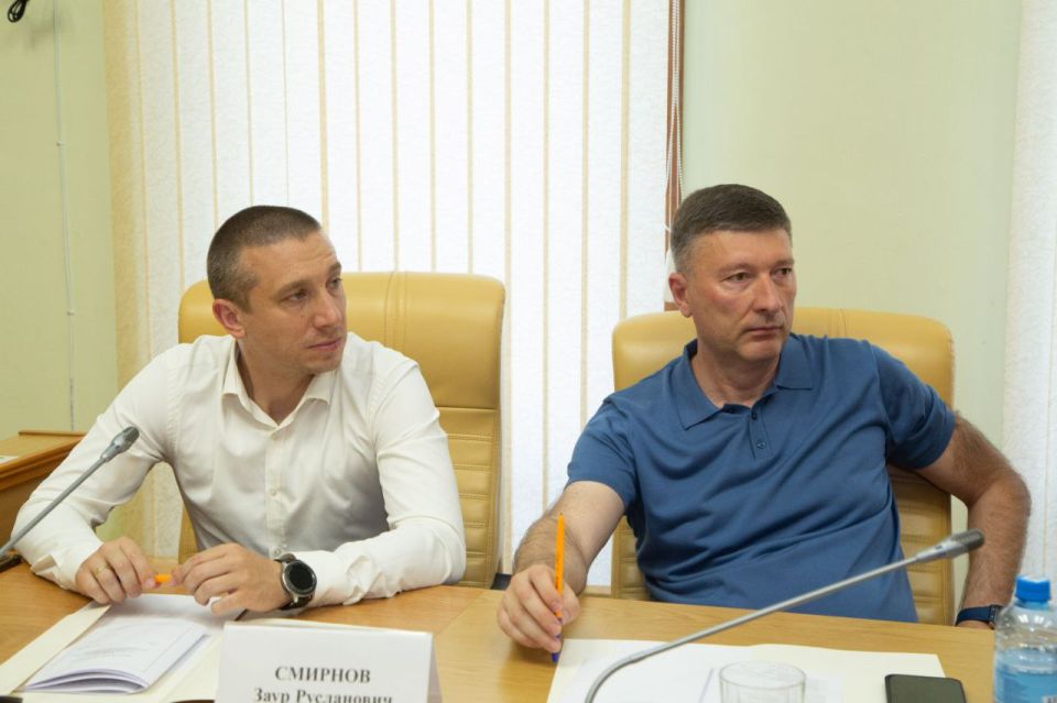 В качестве члена Общественной палаты Республики Крым принял участие в заседании Комитета Государственного Совета Республики Крым по патриотическому воспитанию и молодежной политике, которое прошло под председательством... В качестве члена Общественной палаты Республики Крым принял участие в заседании Комитета Государственного Совета Республики Крым по патриотическому воспитанию и молодежной политике, которое прошло под председательством...