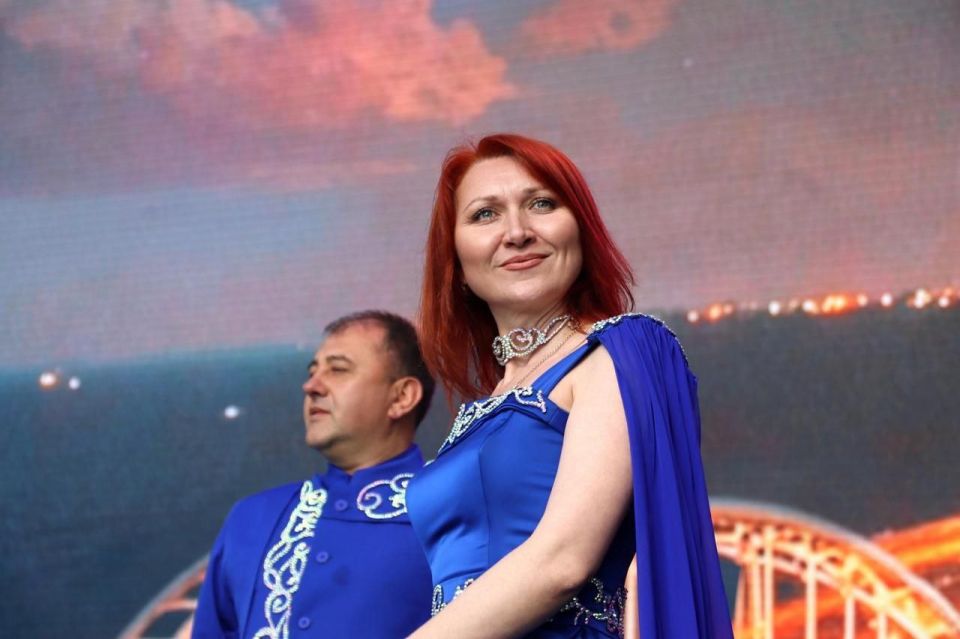 Вокальный ансамбль «Джаз-Рандеву» Крымской государственной филармонии (художественный руководитель Аркадий Журавлёв) принял участие в IV Историко-культурном фестивале «Шкинь-Опера» Вокальный ансамбль «Джаз-Рандеву» Крымской государственной филармонии (художественный руководитель Аркадий Журавлёв) принял участие в IV Историко-культурном фестивале «Шкинь-Опера»
