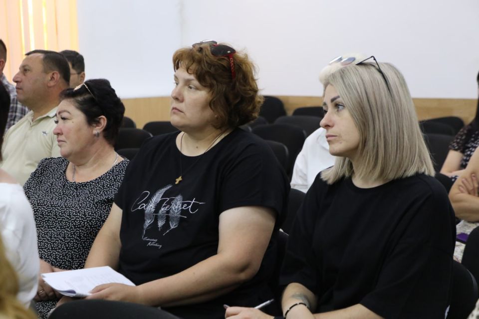 Ольга Урайкина: Сегодня в большом зале администрации Бахчисарайского района состоялось совещание по вопросу привлечения граждан на военную службу по контракту