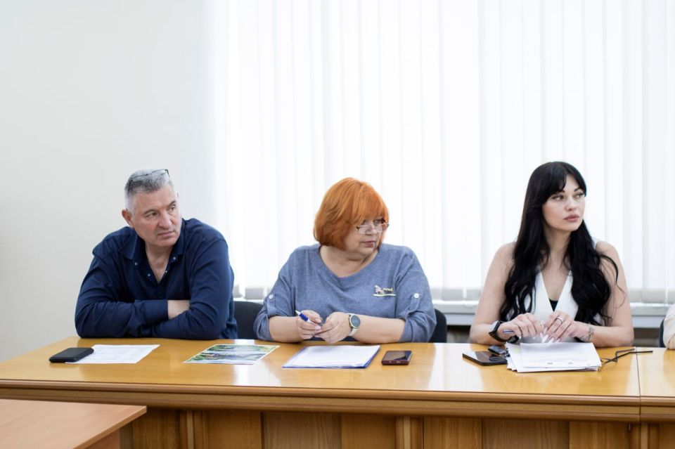 Глава администрации Симферополя Михаил Афанасьев провёл личный приём граждан, в ходе которого к нему обратились шесть симферопольцев