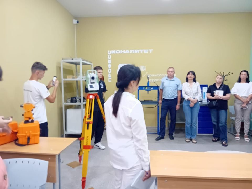 Побывали на Дне открытых дверей в Автотранспортном техникуме г. Симферополь — было интересно, познавательно и с ароматом свежего моторного масла!