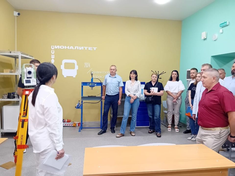 Побывали на Дне открытых дверей в Автотранспортном техникуме г. Симферополь — было интересно, познавательно и с ароматом свежего моторного масла!