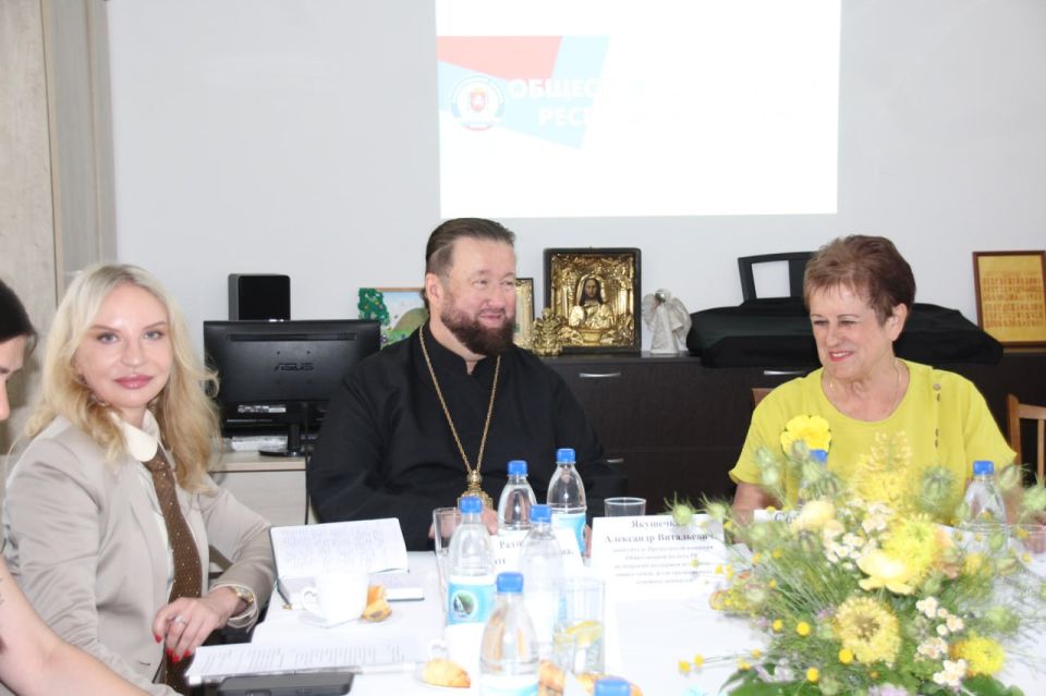 В Общественной палате Крыма обсудили поддержку семей и ветеранов В Общественной палате Крыма обсудили поддержку семей и ветеранов