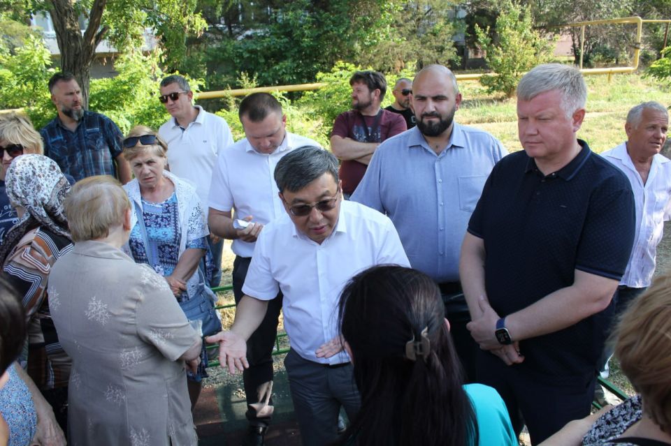 Владимир Ким: Продолжаем проводить встречи с председателями советов МКД Владимир Ким: Продолжаем проводить встречи с председателями советов МКД