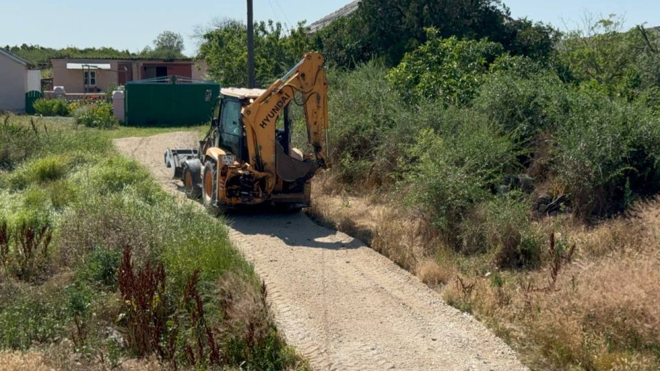 Грейдирование гравийных дорог в Керчи, запланированное на этот год, подходит к завершению