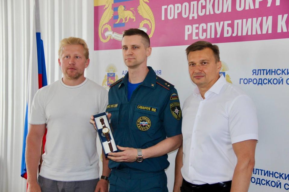 Константин Шимановский: Все профессии важны - все профессии нужны! Наградили школьников и студентов, которые принимали участие в Первенстве Главного управления МЧС России по РК по пожарно-прикладному спорту