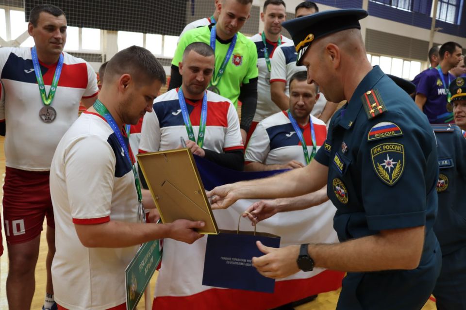 Крымские спасатели стали призерами чемпионата по волейболу ЮФО Крымские спасатели стали призерами чемпионата по волейболу ЮФО