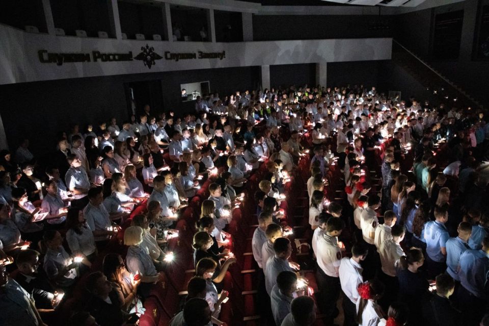 В УМВД России по г. Севастополю почтили память погибших в Великой Отечественной войне В УМВД России по г. Севастополю почтили память погибших в Великой Отечественной войне