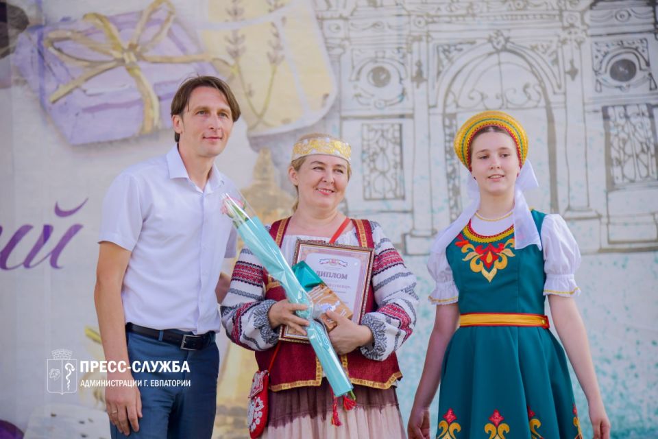 В Евпатории проходит выставка-ярмарка сувенирной продукции «Крымский сувенир» В Евпатории проходит выставка-ярмарка сувенирной продукции «Крымский сувенир»