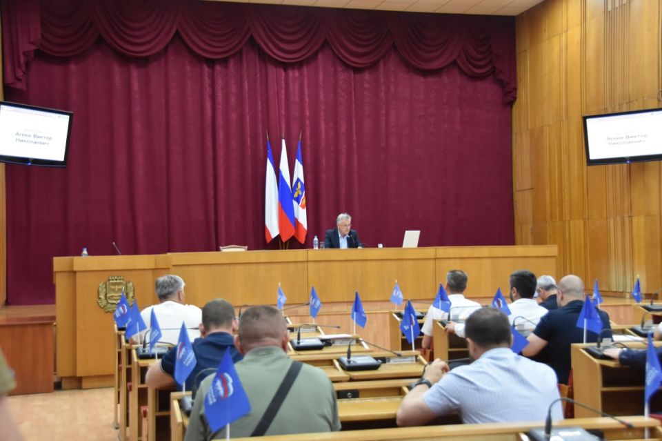 Сегодня в крымской столице состоялось заседание Президиума и 22-я внеочередная сессия Симферопольского городского совета III созыва Сегодня в крымской столице состоялось заседание Президиума и 22-я внеочередная сессия Симферопольского городского совета III созыва