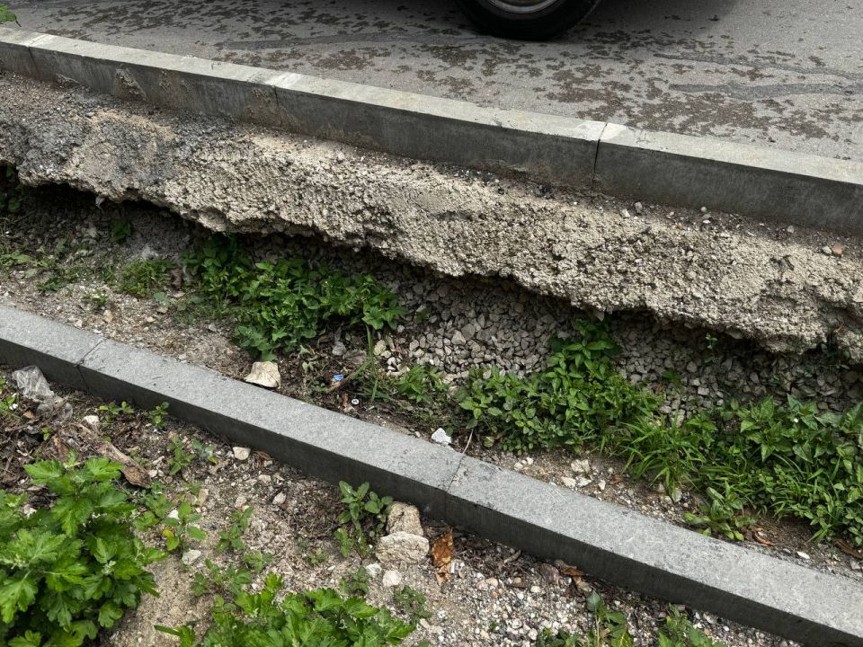 Сегодня специалисты Службы городского хозяйства провели большую работу по очистке ливневой канализации в нескольких точках города: на улице Полевой, 13, на улице 1-й Пятилетки и в районе улицы 23 мая Сегодня специалисты Службы городского хозяйства провели большую работу по очистке ливневой канализации в нескольких точках города: на улице Полевой, 13, на улице 1-й Пятилетки и в районе улицы 23 мая