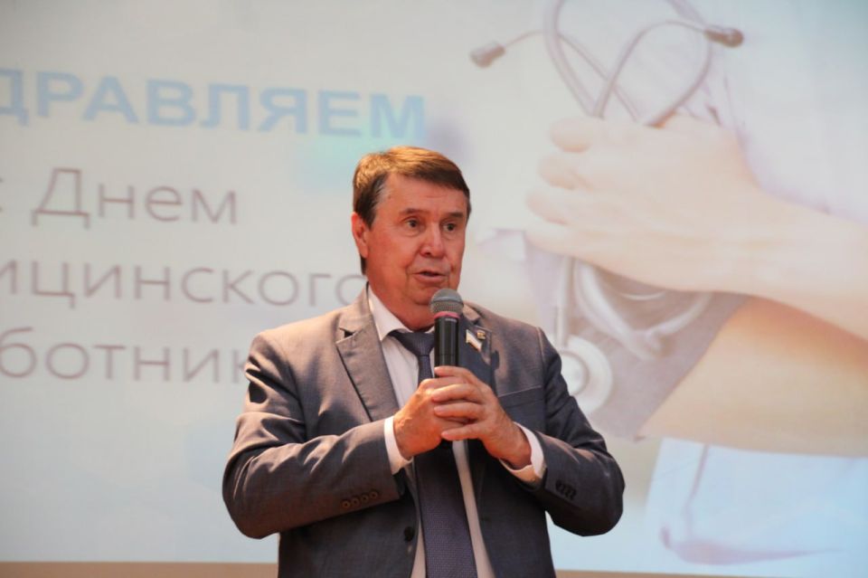 В крымской столице отметили День медицинского работника