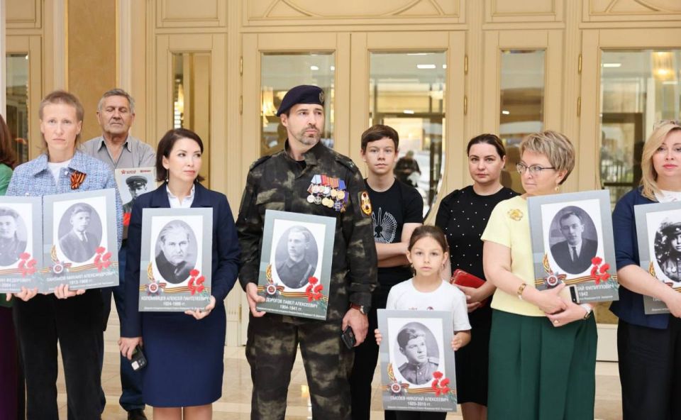 В преддверии Дня памяти и скорби руководители Ассоциации ветеранов СВО – сенаторы Алексей Кондратьев и Алексей Наумц – присоединились к акции «Память поколений» в Совете Федерации В преддверии Дня памяти и скорби руководители Ассоциации ветеранов СВО – сенаторы Алексей Кондратьев и Алексей Наумц – присоединились к акции «Память поколений» в Совете Федерации