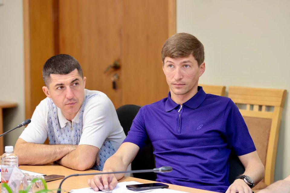 Иван Манучаров: Принял участие в заседании Комитета по имущественным и земельным отношениям под председательством Евгении Добрыня Иван Манучаров: Принял участие в заседании Комитета по имущественным и земельным отношениям под председательством Евгении Добрыня