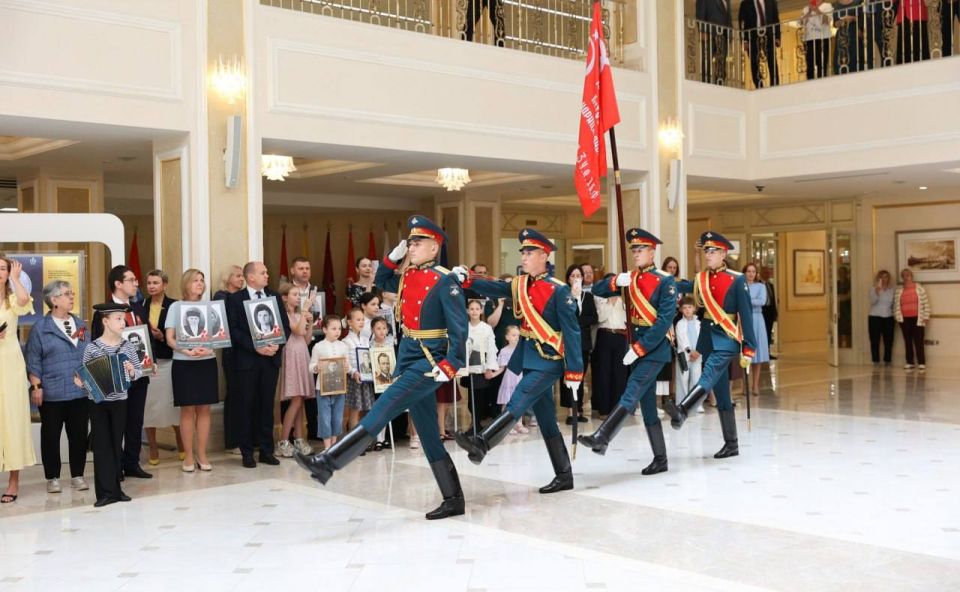 В преддверии Дня памяти и скорби руководители Ассоциации ветеранов СВО – сенаторы Алексей Кондратьев и Алексей Наумц – присоединились к акции «Память поколений» в Совете Федерации В преддверии Дня памяти и скорби руководители Ассоциации ветеранов СВО – сенаторы Алексей Кондратьев и Алексей Наумц – присоединились к акции «Память поколений» в Совете Федерации