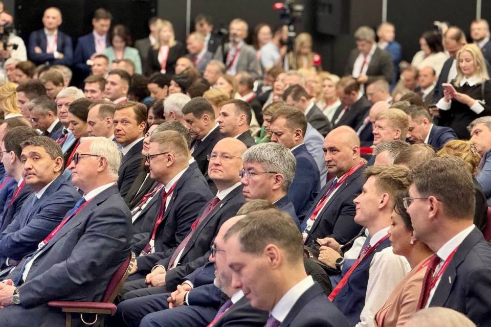 Владимир Немцев: В рамках работы ПМЭФ-2025 принял участие в сессии «Деловой климат России. Национальная модель и региональные возможности» Владимир Немцев: В рамках работы ПМЭФ-2025 принял участие в сессии «Деловой климат России. Национальная модель и региональные возможности»