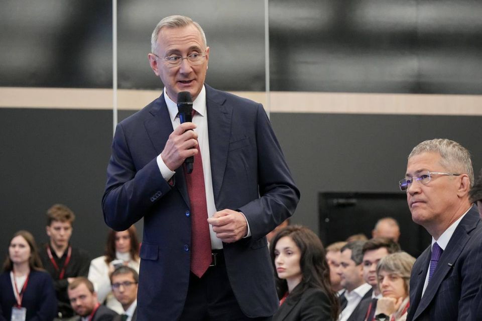 Владимир Немцев: В рамках работы ПМЭФ-2025 принял участие в сессии «Деловой климат России. Национальная модель и региональные возможности» Владимир Немцев: В рамках работы ПМЭФ-2025 принял участие в сессии «Деловой климат России. Национальная модель и региональные возможности»