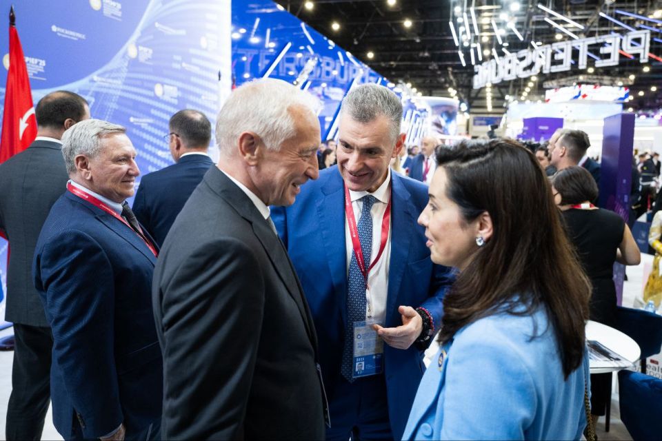 Леонид Слуцкий: ПМЭФ-2025, итоги. На Форуме удалось решить множество важных политических и деловых вопросов, встретиться с представителями иностранных делегаций, главами регионов, предпринимателями, обсудить актуальные... Леонид Слуцкий: ПМЭФ-2025, итоги. На Форуме удалось решить множество важных политических и деловых вопросов, встретиться с представителями иностранных делегаций, главами регионов, предпринимателями, обсудить актуальные...